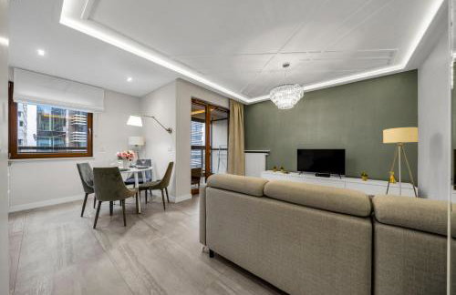 Wola Apartment - 9th Floor, Parking & Balcony - by Rentujemy - Foto 12