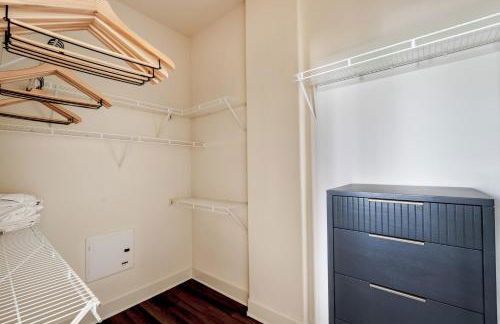 Central Domain 2br w pool wd gym ATX-204 - Foto 20