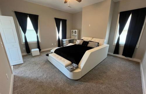 Enjoy Peace of Mind with a Modern Touch of Class - Foto 18