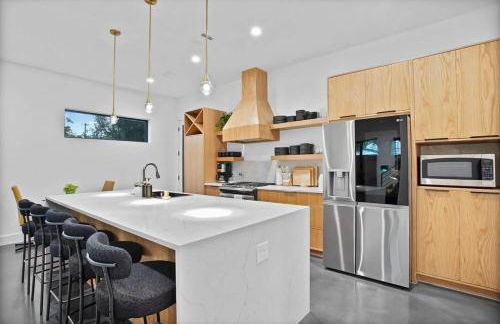 Full Duplex ATX Modern Creekside Retreat 2 Pools - Foto 27