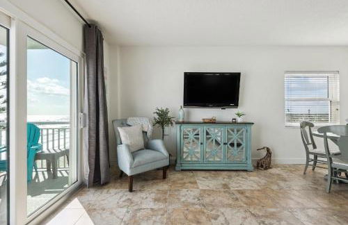 Sunrise at the Beach - 2BR Apt with Scenic Views - Foto 8