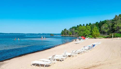 Gorgeous Grand Traverse Bay Beach Front Condo - Foto 4, sunbed