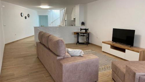 Singer's Lounge - Photo 4