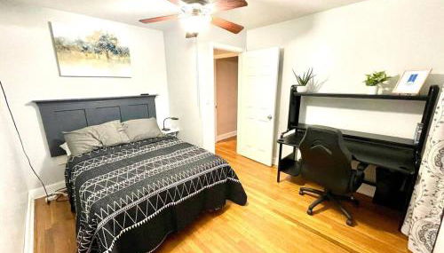 Large Private Ranch - Master Bedroom Suite with King Bed and private Bathroom - Fenced Yard - Pets & Kids Welcome - Pool Table - Foto 4