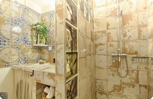 Chez Grand-Mère Elegant Vintage Apartment with Free Parking - Photo 11