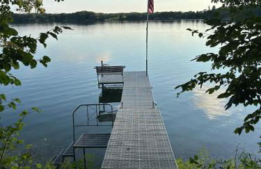 Restful Retreat on the Lake - Natural and Peaceful - Foto 1