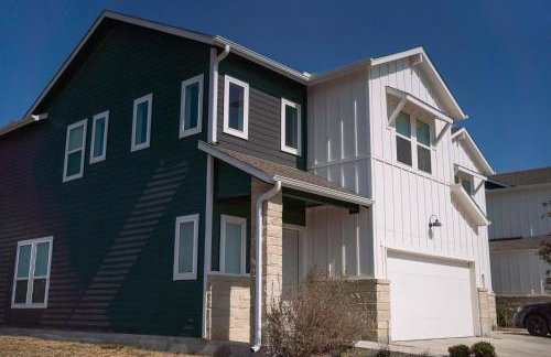 Spacious 4BR Oasis - Pool - Patio - 8 Min to Kalahari - Foto 2