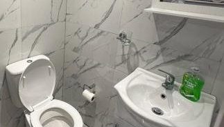Modern Luxury Private Detached 1 Double Bedroom Studio Apartment - Super Fast Wifi - Foto 3