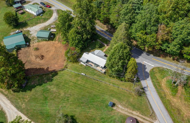 Moonshiner's Cabin Minutes From Two Wheels! - Foto 45