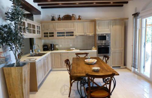 Skopelos luxurious villa "Aloupi" - Foto 28