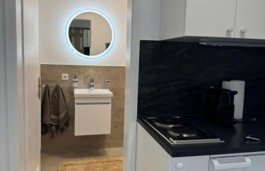 Deluxe Apartment - Ruhe Oase - 1ZKB Balkon - Parkplatz - Self Check-in 24h - Foto 13