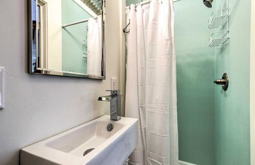 Walk to Beach from Chic Old Town Apartment with Yard - Foto 14