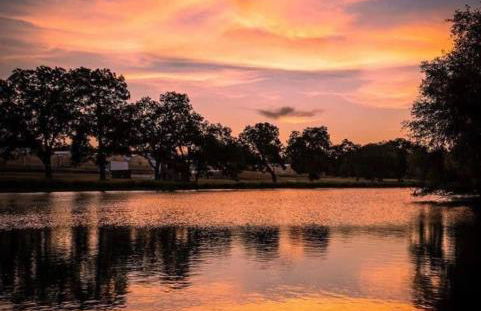 Modern 3 2 two Kings hot tub Fire pit 16min to Wine Trail Nearby Pickleball Courts Pools - Foto 31