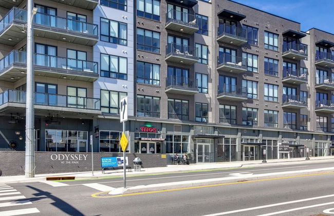 New Modern 2bdr in Walkable Midtown w/ Gym, Pool Honkey-tonk by Avantstay - Foto 44