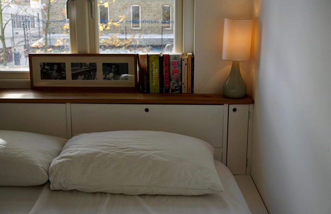 Beautiful Canalside 1-bedroom Flat With Terrace - Foto 1