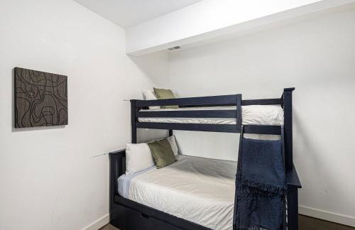 Torch Lake Blue 4BDR Beachfront House ➠ 2364 - Photo 29