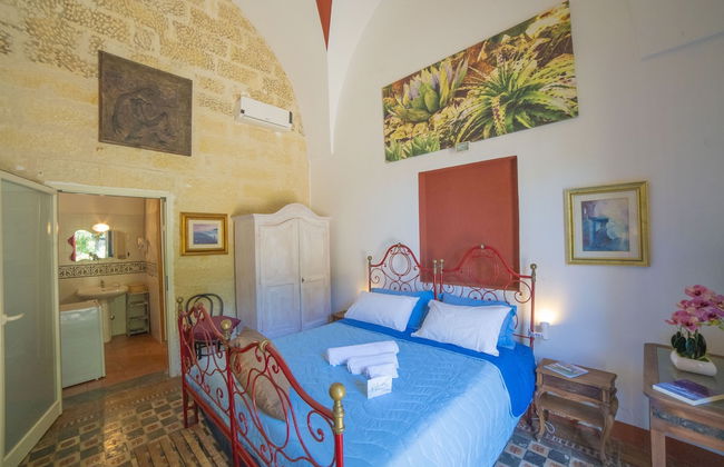 Masseria Le Palmentelle Pool And Garden - Photo 19