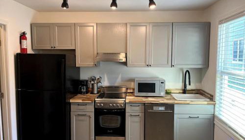 Yellow Door Retreat Minutes to Dwntwn - Foto 3