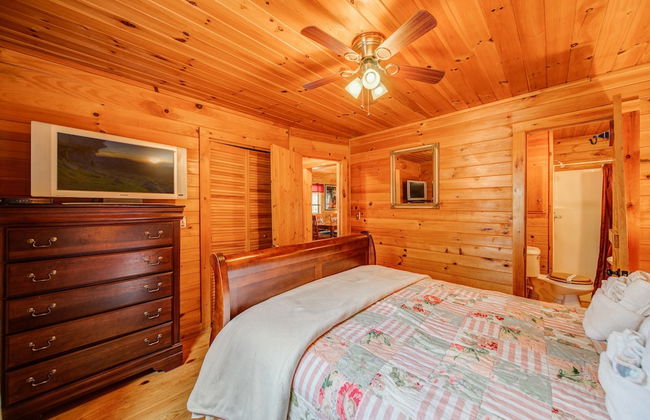Blueridge Retreat Private 4 BDR Cabin Sleeps 10! - Foto 9