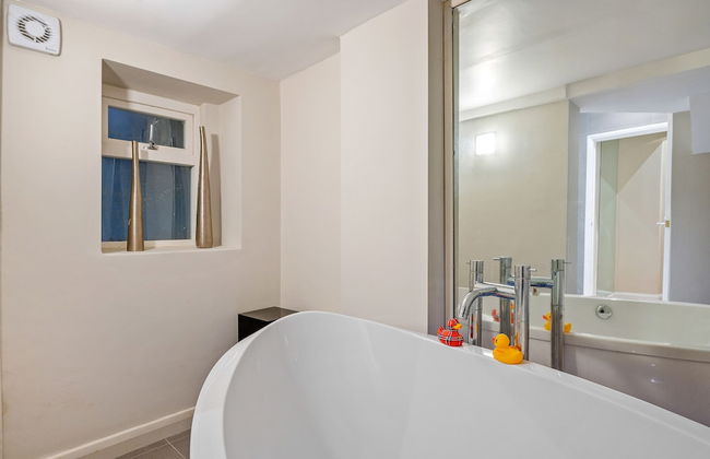 Central London 3-bed Apt, Sleeps 6, 3 Mins to Tube - Foto 17