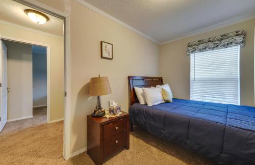 Family Home in Rapid City about 4 Mi to Torch Lake! - Foto 16