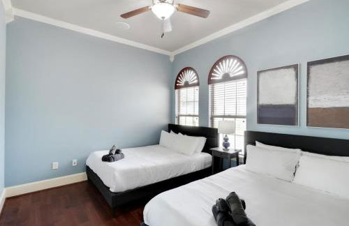 Luxury4000sqft Hot Tub Games Cinema FTWorth ATTST - Photo 33