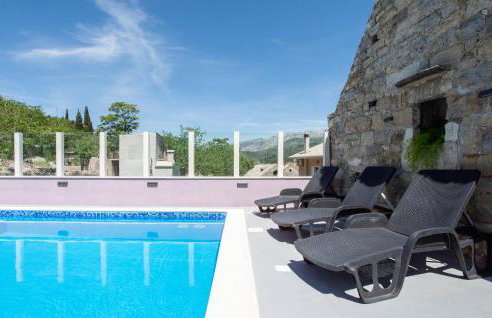 Cozy Home In Srinjine - Photo 10