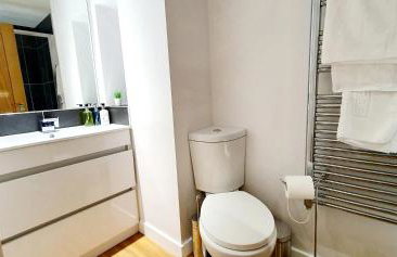 Northampton 2 Bedroom Town Centre Apartment close to University, Hospitals, Brackmills - Foto 14