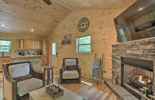 Private Hot Tub and EV Charger Cozy Murphy Cabin! - Foto 7