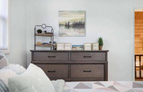 Relaxing Lakefront Retreat w/ Hot Tub & Dock - Foto 36