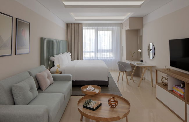 Staybridge Suites Dubai Internet City by IHG - Photo 27