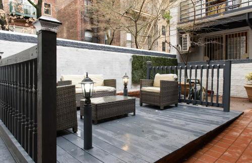 26-3A STUDIO Gramercy W D Outdoor Courtyard - Photo 3