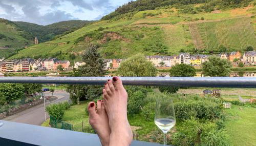 Happy Place Ferienwohnung mit Moselpanoramablick, Dachterrasse und Sauna - Foto 2