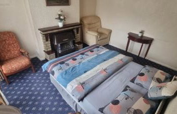 Barking London House sleeps 12 - parking - train tube - airport - Foto 44