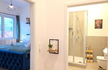 Black Forest -5- I Design-Apartment I 2 Etagen I Terrasse & Balkon mit Ausblick I Boxspring I Nespresso - Foto 18