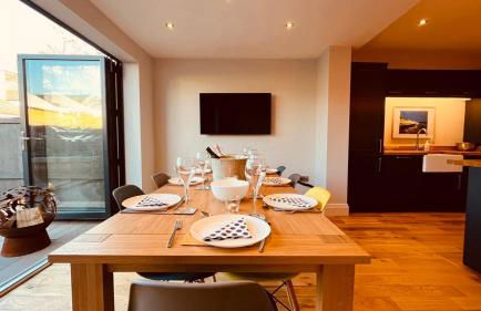 WESTREACH Filey - a 4 Bedroom, all en-suite sleep 8 Townhouse - Photo 2