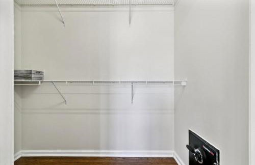 Modern 6BR Haven with Playroom, Gym & Deck! home - Photo 24