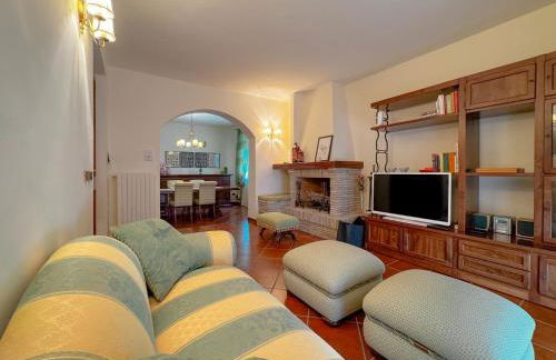 Ampia Casa con Giardino by Host Hero - Photo 5