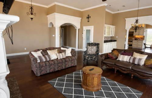 Lakefront 3BR Retreat - Pier, RV, Family-Friendly - Foto 34