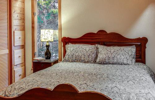 Hot Tub and Whale Watching! Scenic Sitka Escape - Foto 24