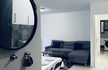 Appartement parisien neuf, moderne avec une grande salon, 2 chambres, 3 lits, parking gratuit, 15min de Paris et 13 min aéroport Orly - Foto 5