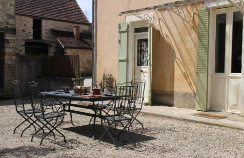 Elegant Family Home in Bouix - Foto 37