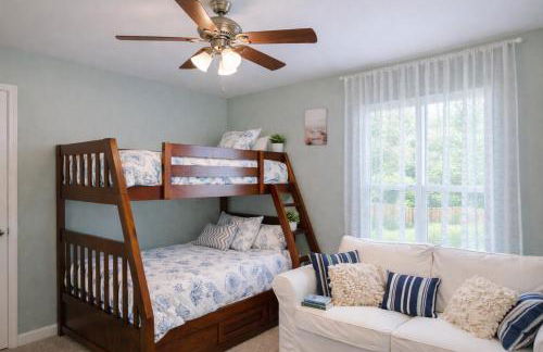 Vacation House, 2 Miles to Beach, Smart TVs, Grill - Foto 20