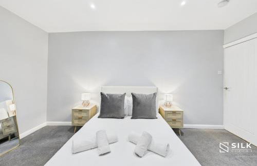 Refurbished 4-Bed, Open-Plan Living, Sleeps 10 - Foto 24