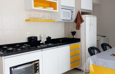 Apto Completo e Confortável Famílias e Trabalho - Foto 13