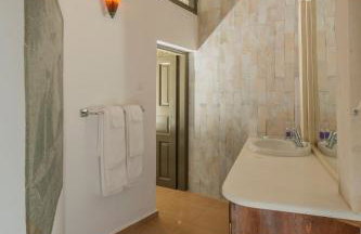 Anthos Caldera Suites - Photo 31