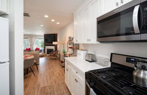 Blacklake Resort Vacation Rental Nestled on the 9t - Foto 3