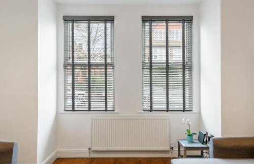 Two Bed Flat in Bush Hill Park - Photo 5