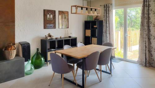 Beautiful Home In Besse Sur Issole With Wifi - Photo 4