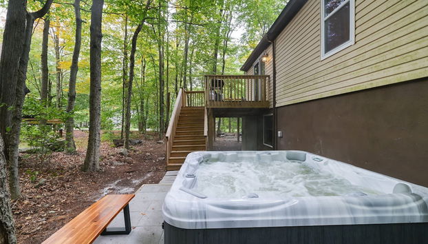 Moshannon Tree-lined Pocono Retreat w Hot Tub Firepit Pool Table - Foto 2, Habitación
